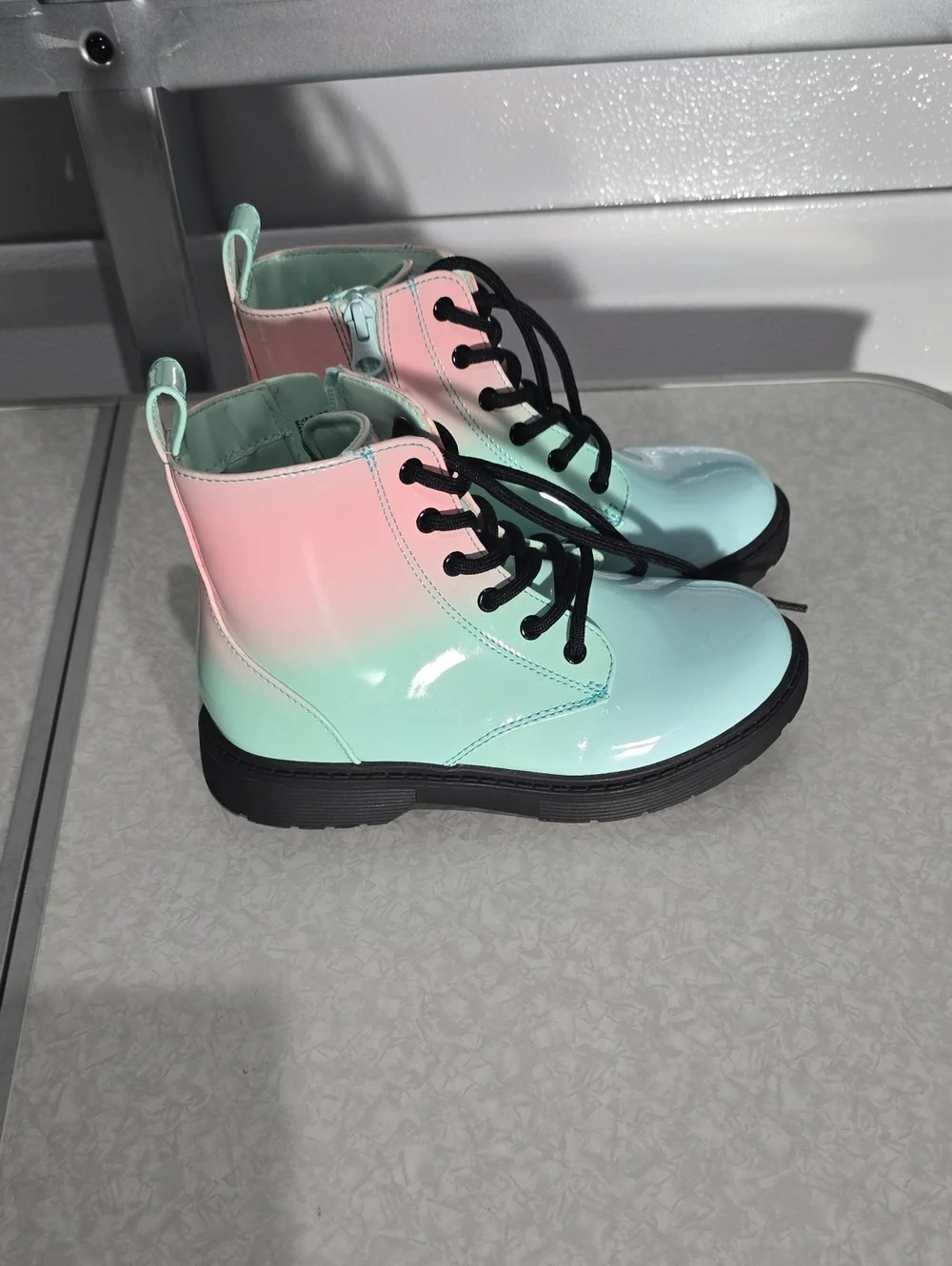 art class Mint-to-Pink Ombre Lace-Up Kids Boots Size 2 NWOT